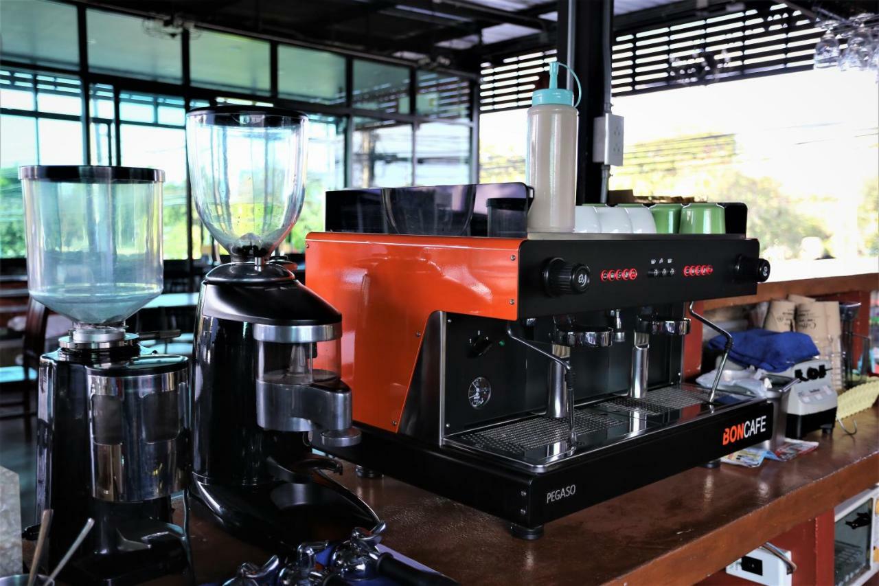 Baan Chang Hotel & Coffee House Tak Exteriör bild